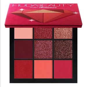 Huda Beauty Ruby Obsessions Palette